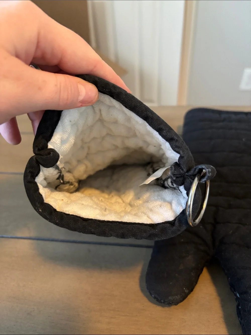 Teflon Black Heat-Resistant Oven Mitts